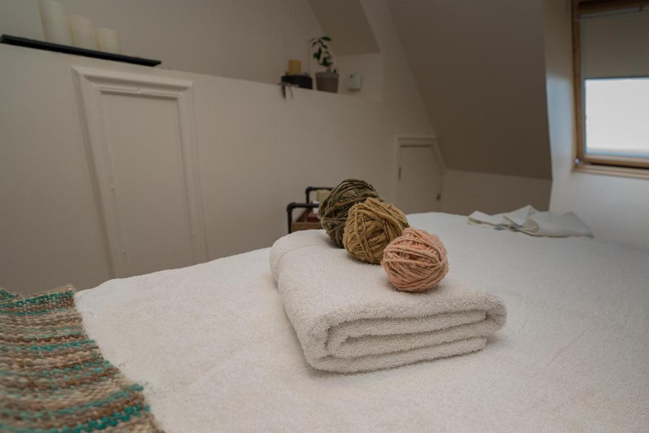 Wyndham Puerto Varas Pettra Exteriör bild A massage table