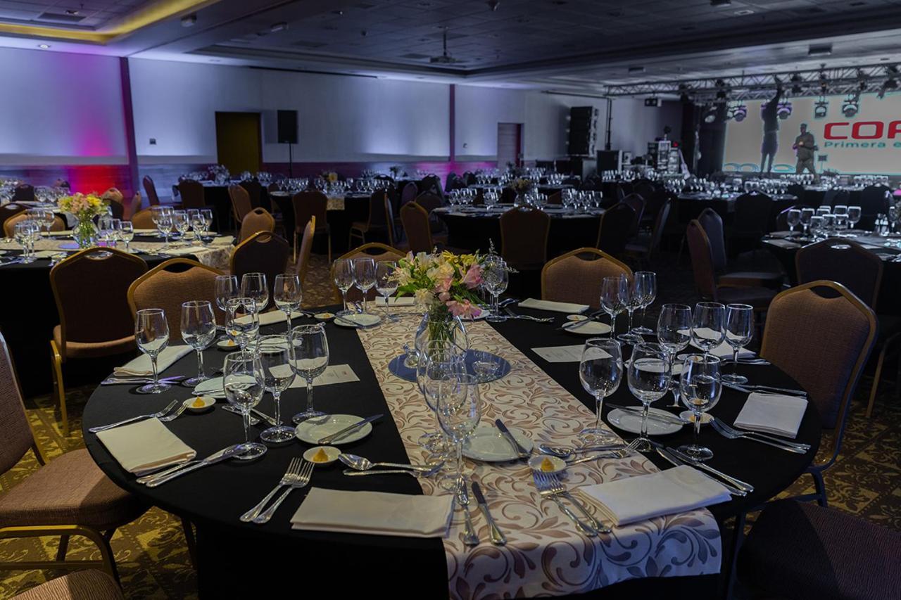 Wyndham Puerto Varas Pettra Exteriör bild The 2019 Gala Dinner