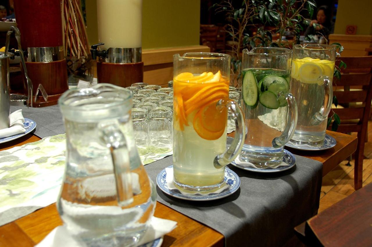 Wyndham Puerto Varas Pettra Exteriör bild Infused water