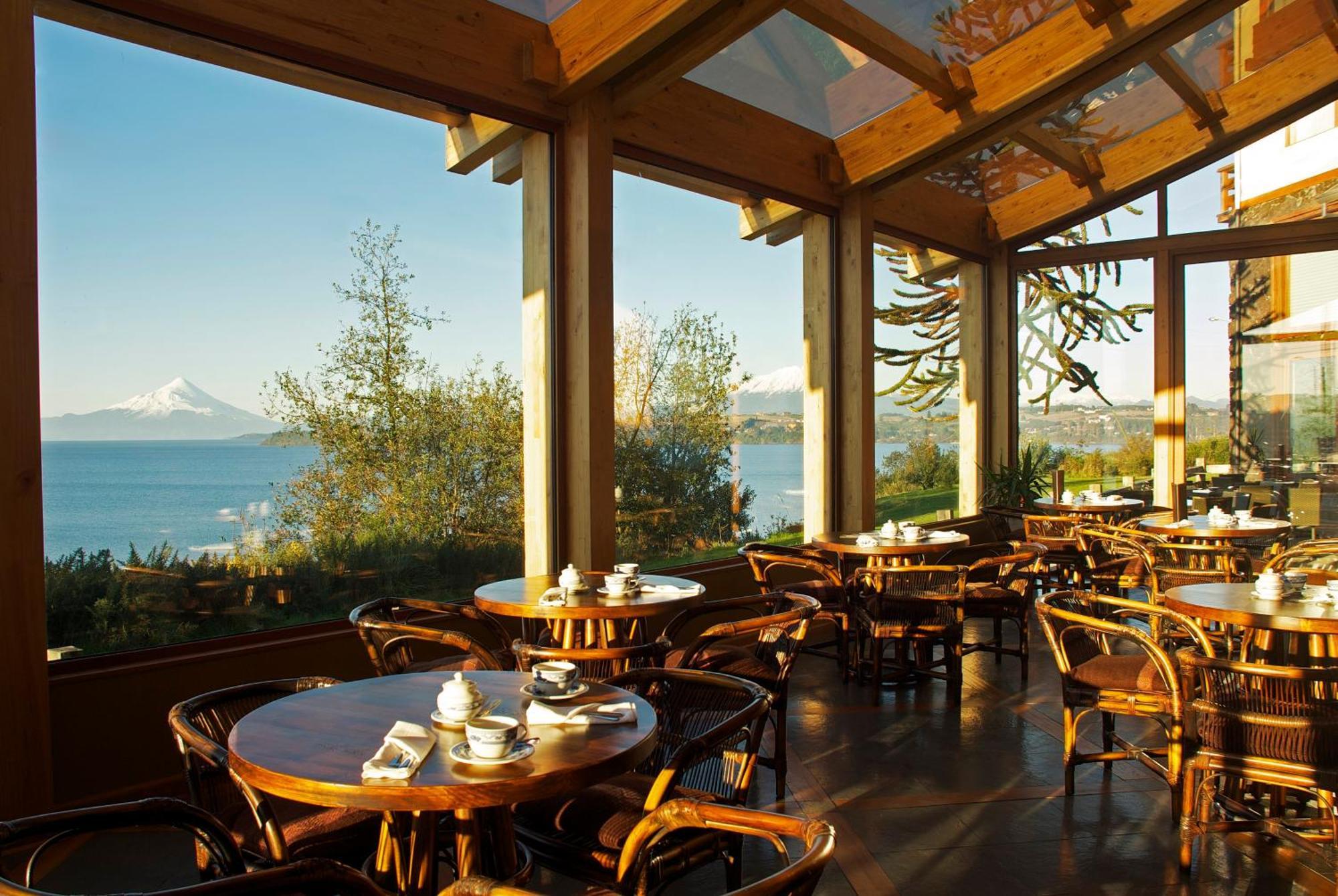 Wyndham Puerto Varas Pettra Exteriör bild The restaurant at the Hotel