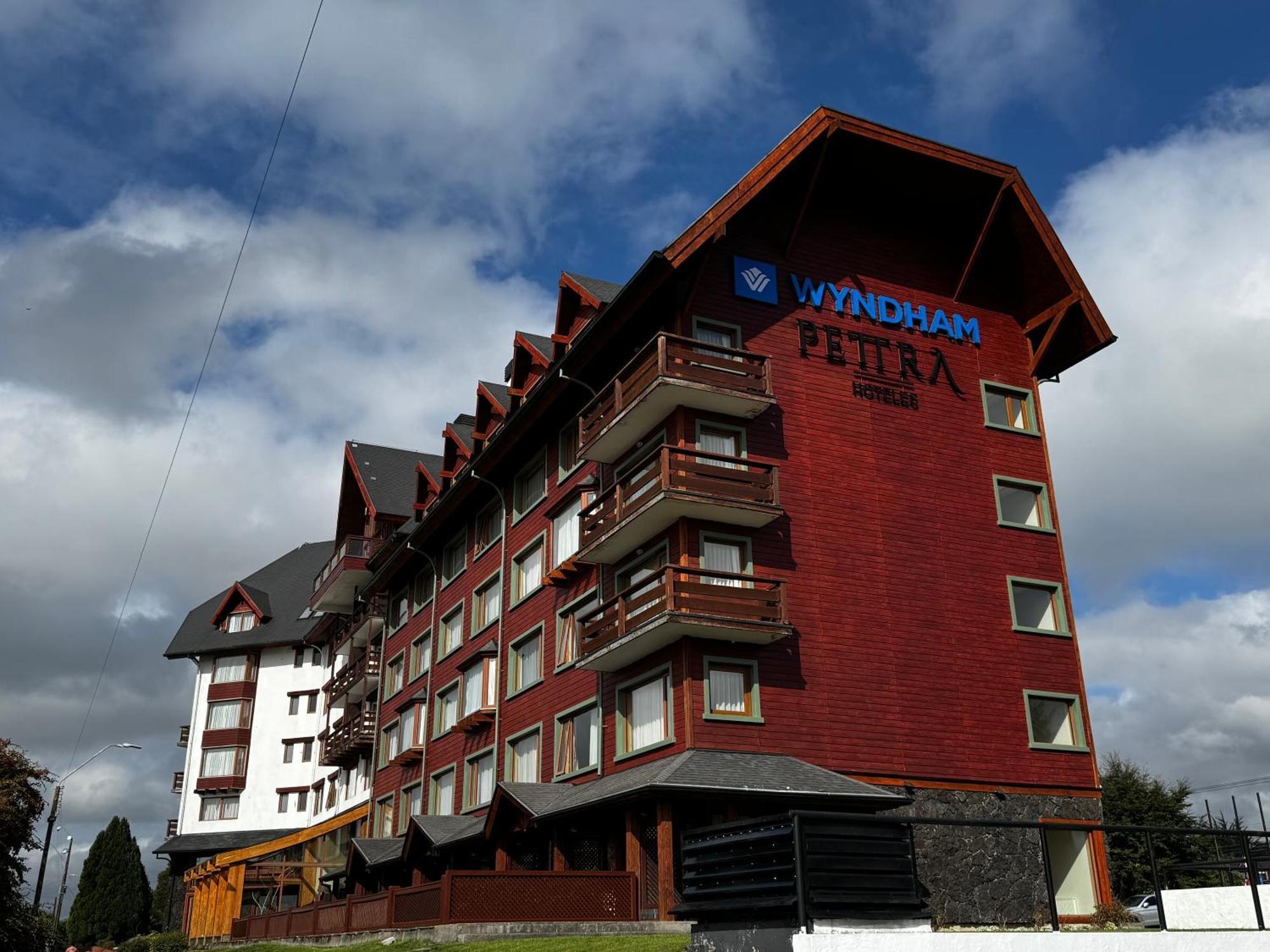 Wyndham Puerto Varas Pettra Exteriör bild