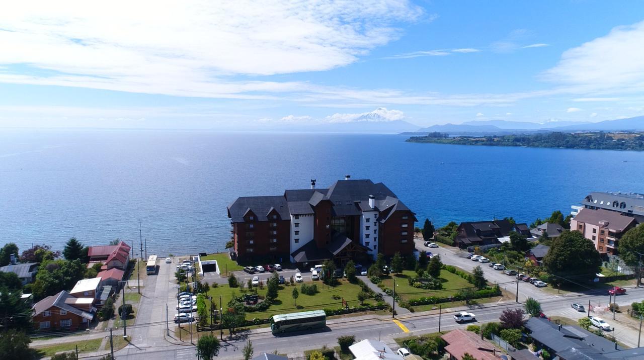 Wyndham Puerto Varas Pettra Exteriör bild Aerial view of the town