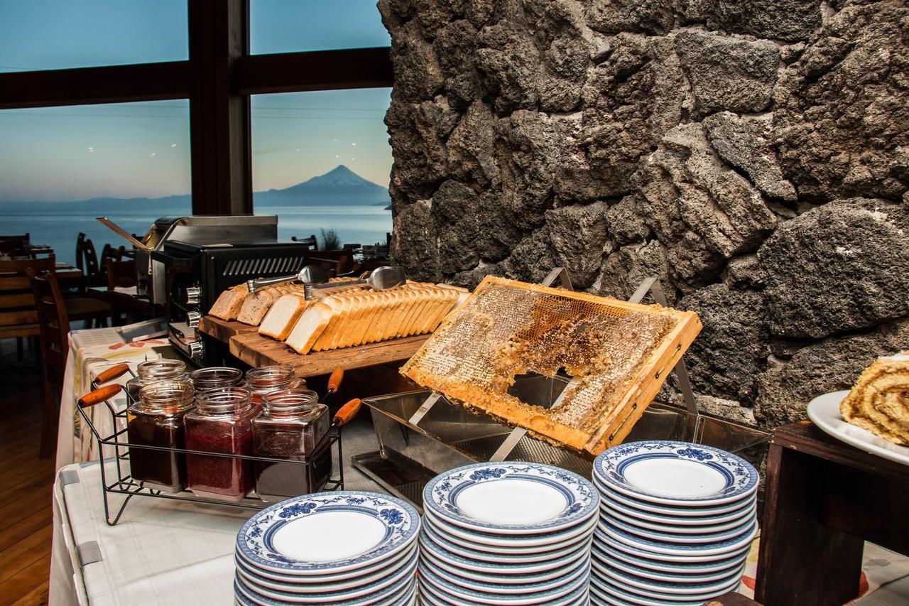 Wyndham Puerto Varas Pettra Exteriör bild Honeycomb in a restaurant